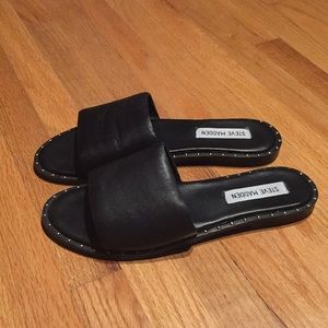 Steve Madden slip on flats. Size 8. Worn once.